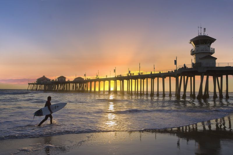 Huntington Beach Pier - Surfer